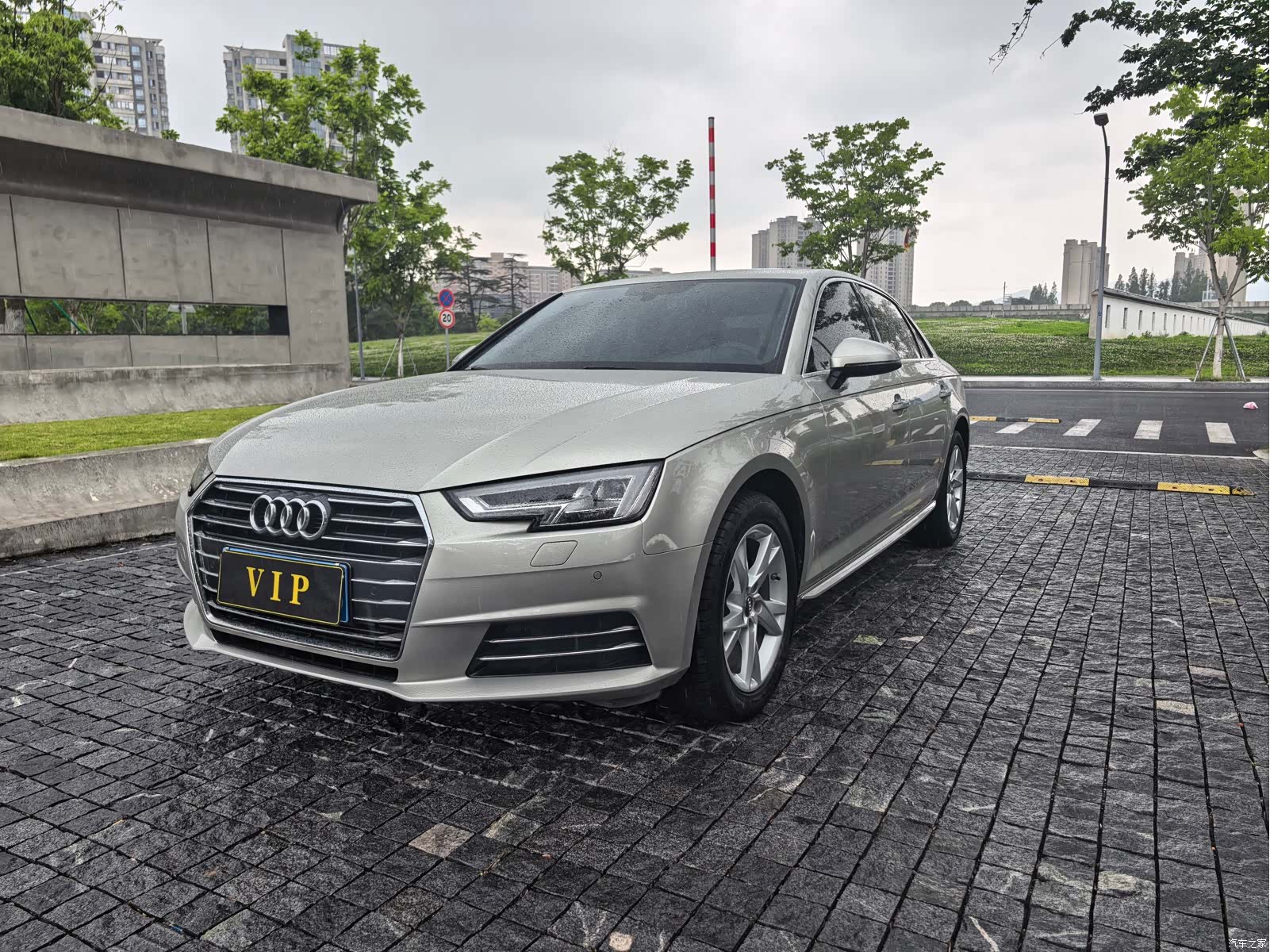 Audi A4L, 2018 1