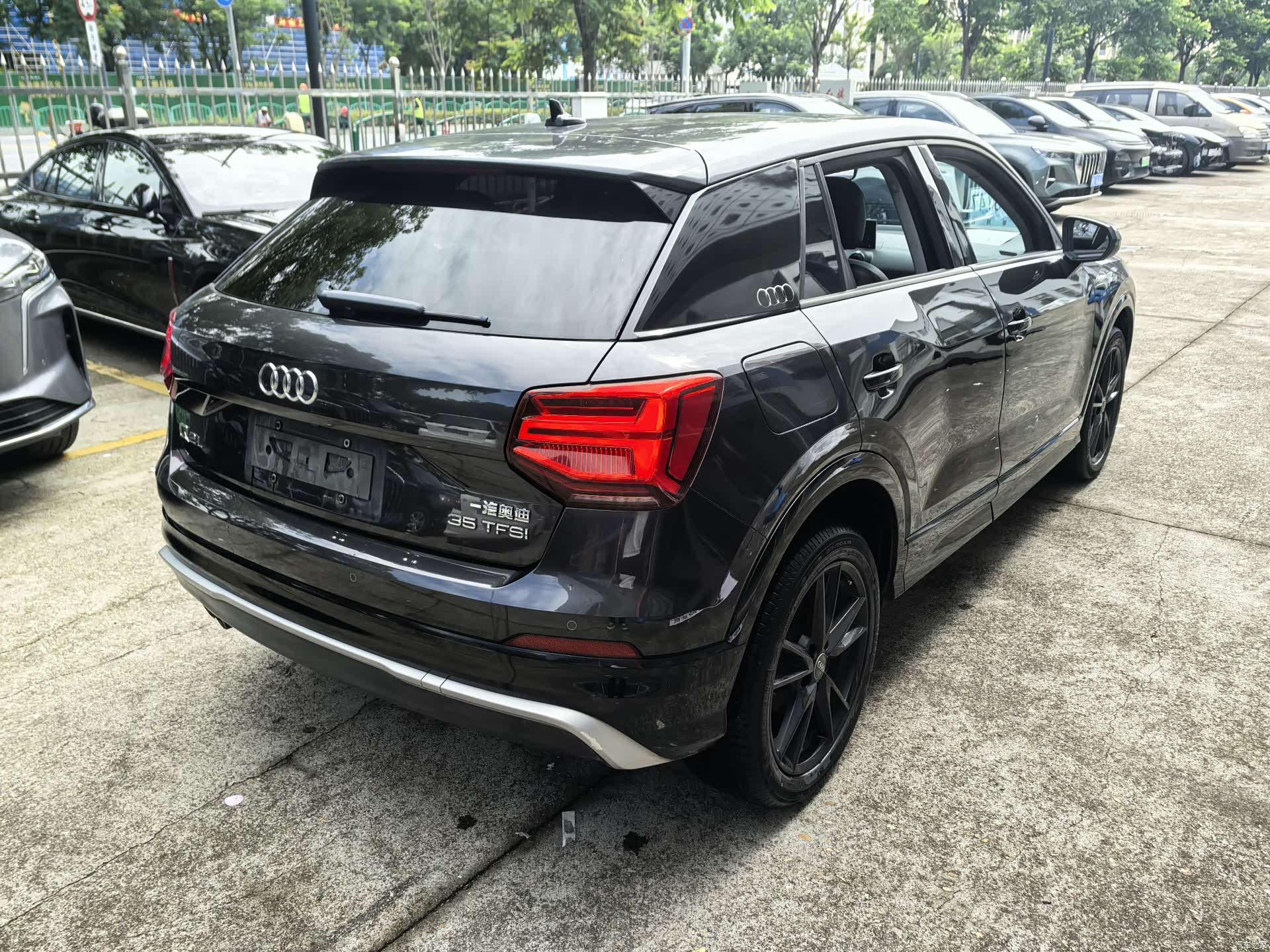Audi Q2L, 2019 14