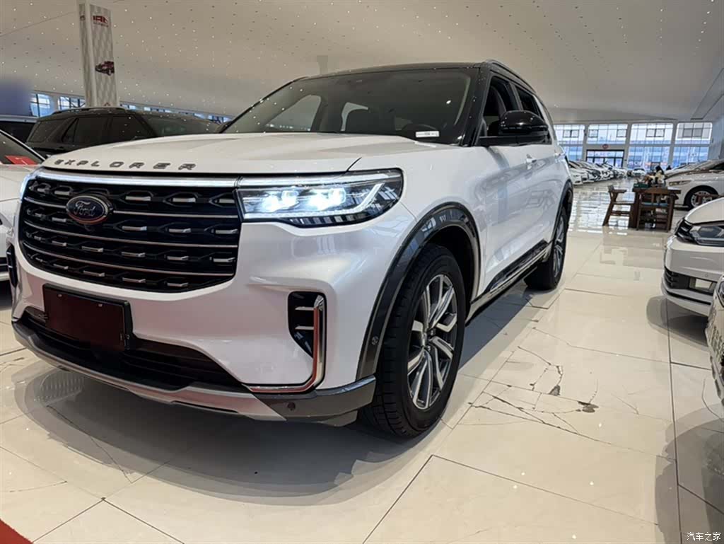 Ford Explorer, 2023 3