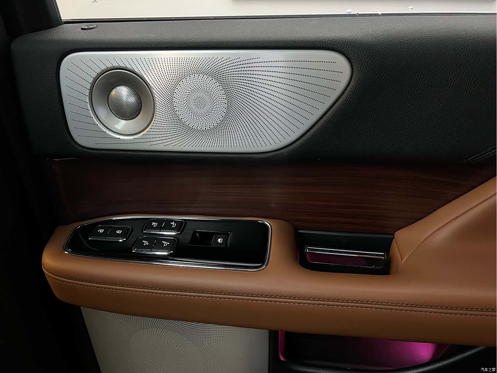 Lincoln Navigator, 2021 24