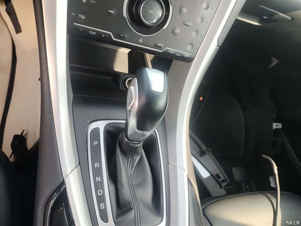 Ford Mondeo, 2015 14