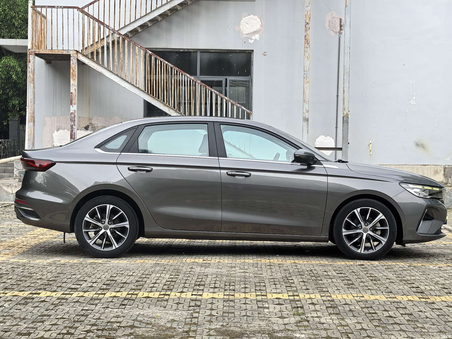 Geely Emgrand, 2021 8