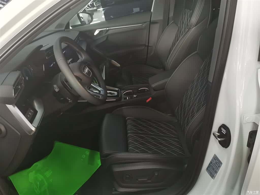 Audi Flying Spur, 2025 11