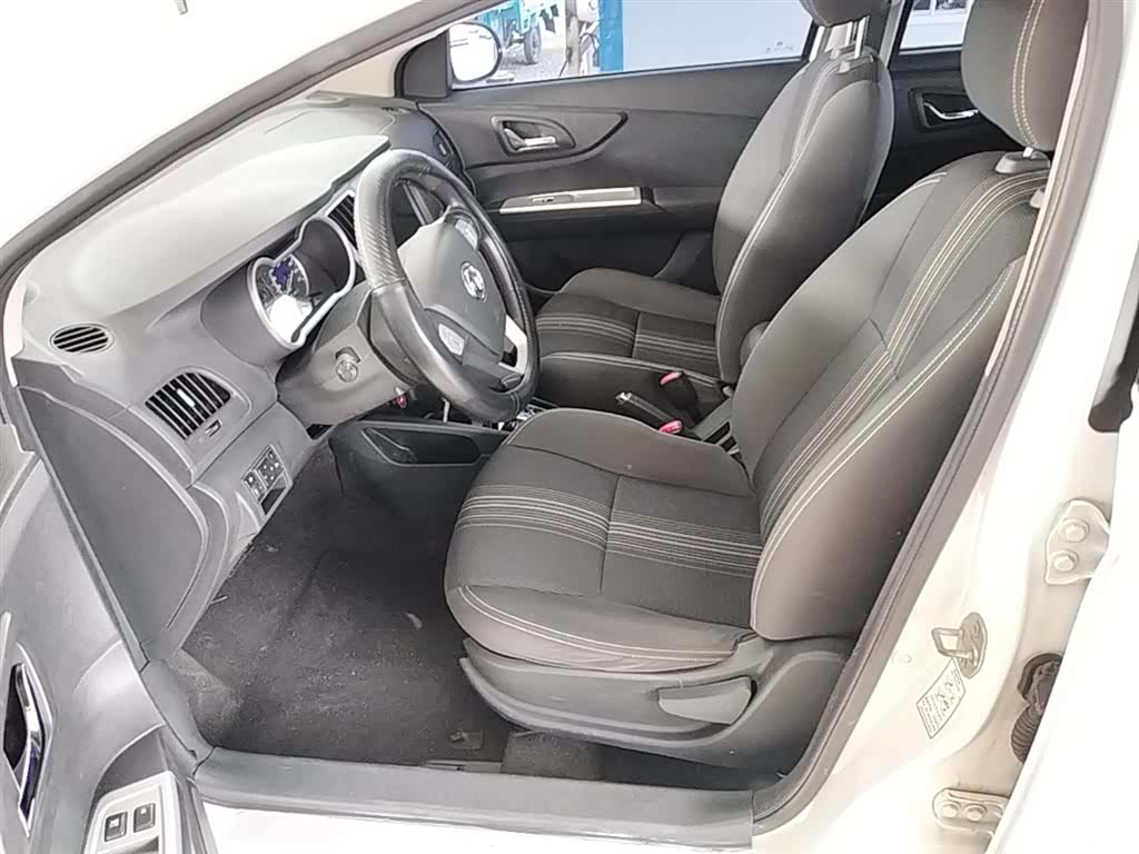 DongFeng AX3, 2016 10