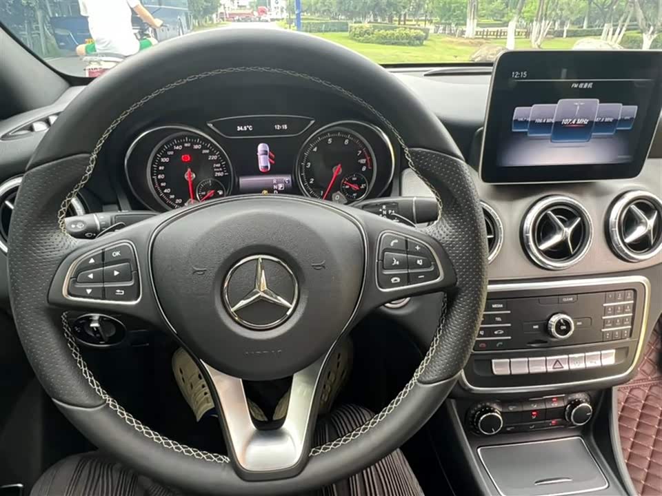 Mercedes-Benz CLA