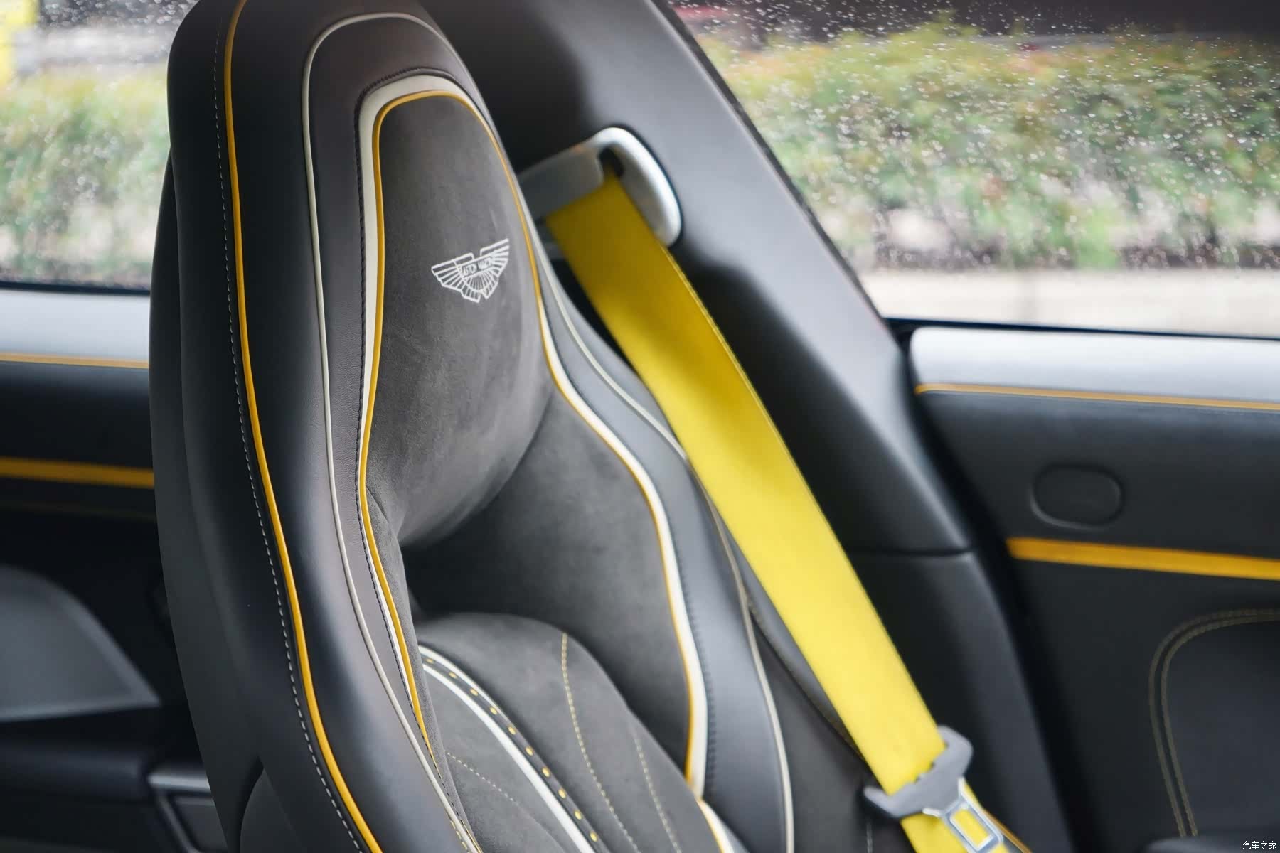 Aston Martin Rapide, 2011 14