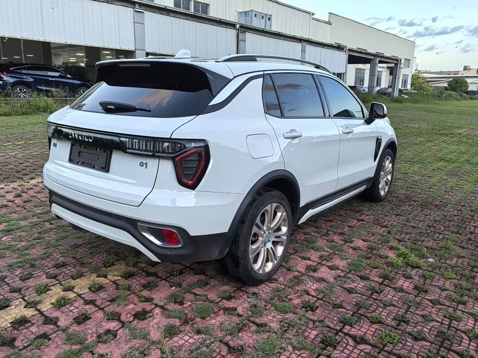 Lynk & Co 01