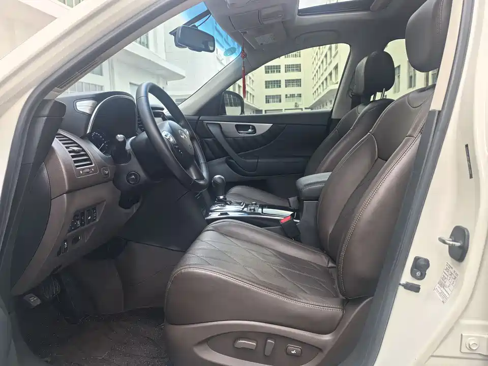 Infiniti QX70 Infiniti QX70
