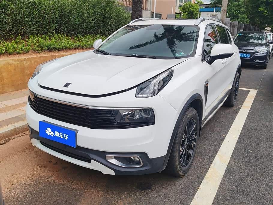 Lynk & Co 01