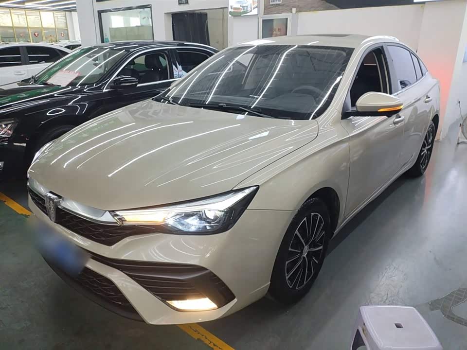 Roewe i5