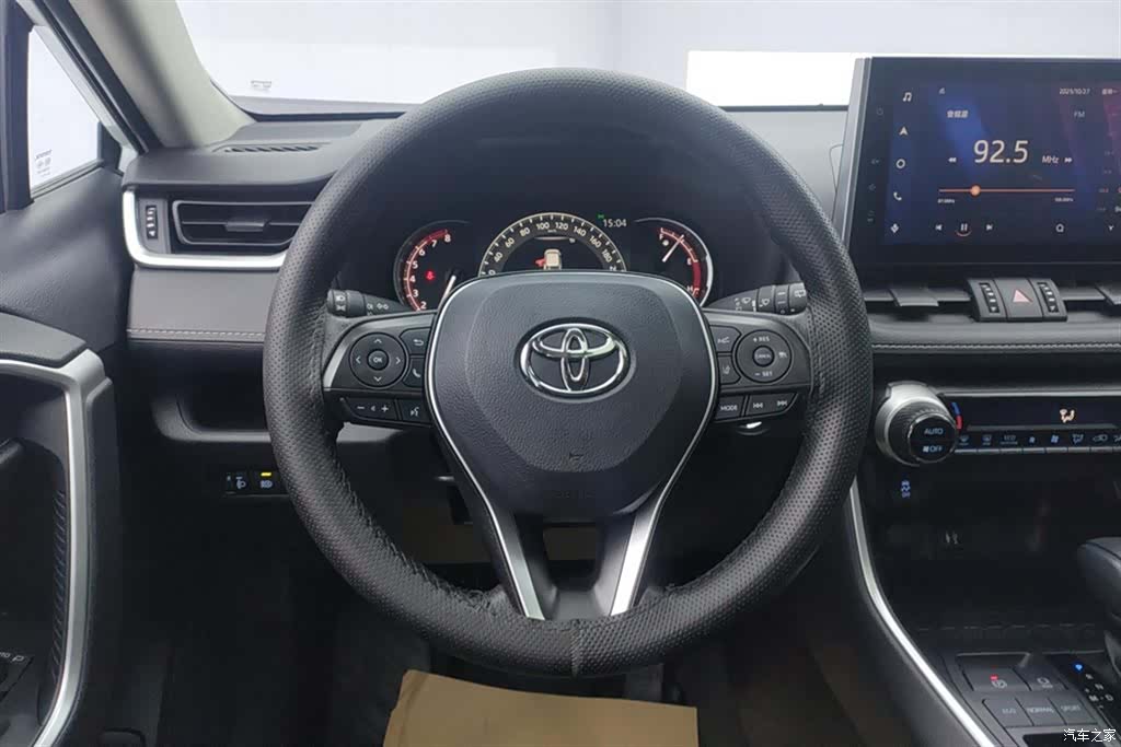 Toyota RAV4, 2022 15