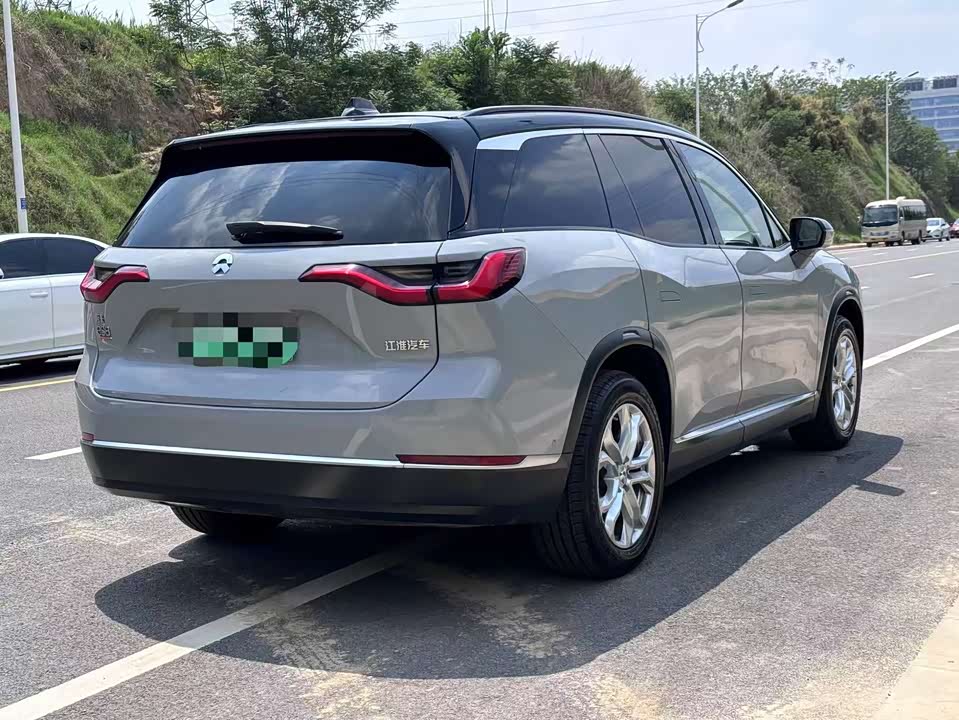 NIO ES8