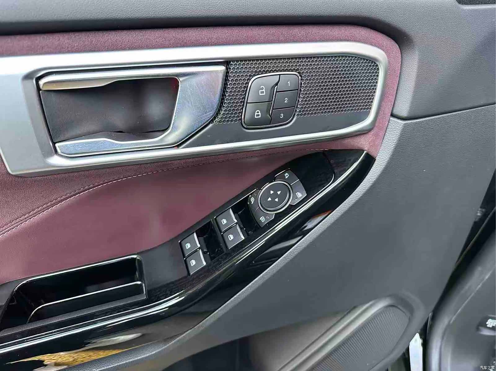 Ford Explorer, 2023 14