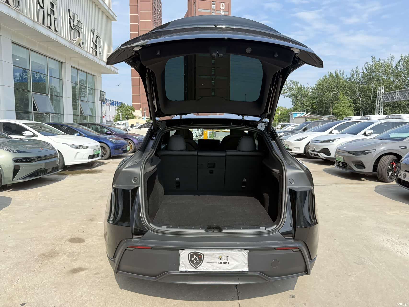 Tesla Model Y, 2026 12
