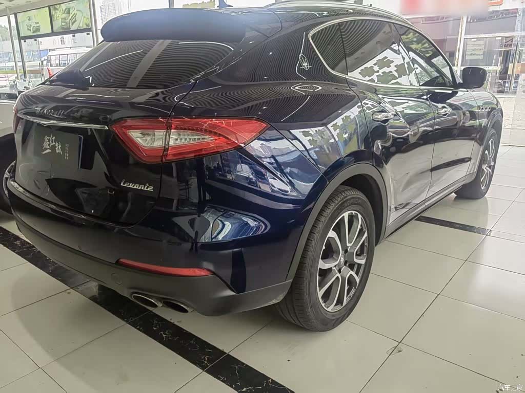 Maserati Levante, 2017 11