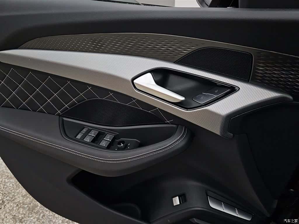 Audi Q6, 2023 8