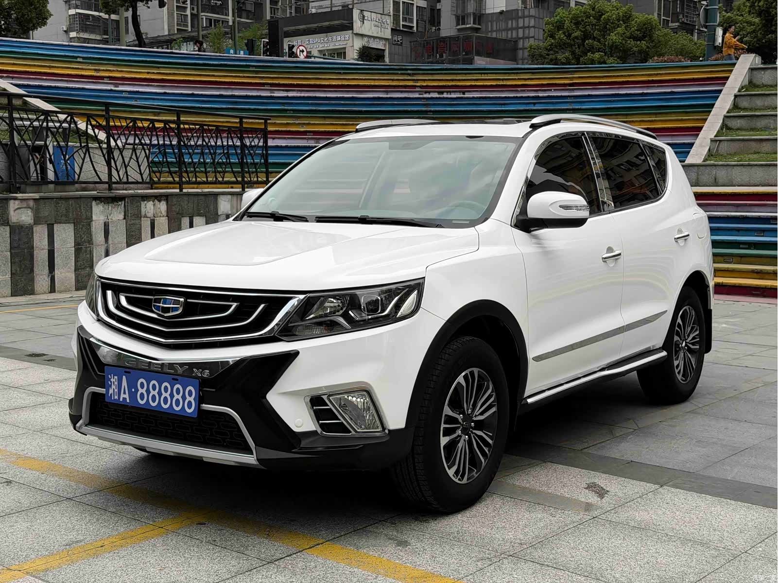 Geely X6, 2017 1