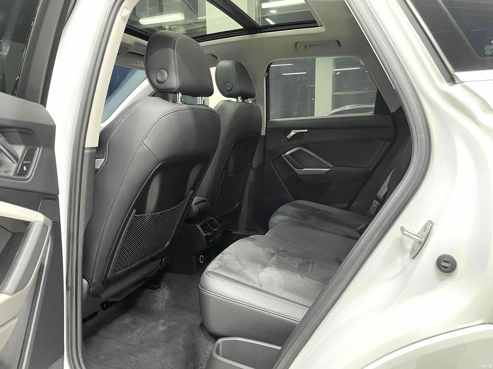 Audi Q3, 2022 10