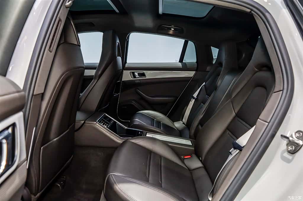 Porsche Panamera, 2022 6