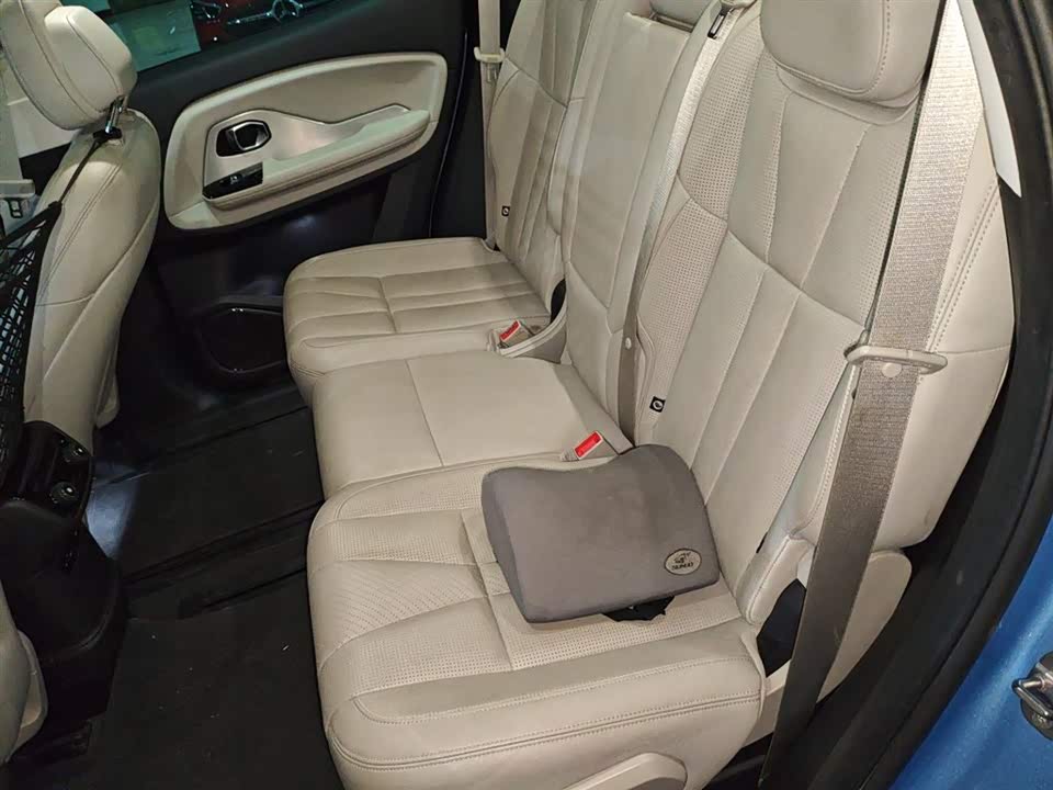 NIO ES8