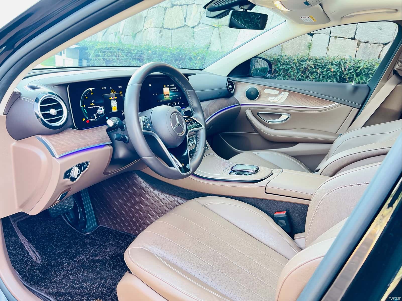 Mercedes-Benz E-Class, 2023 4