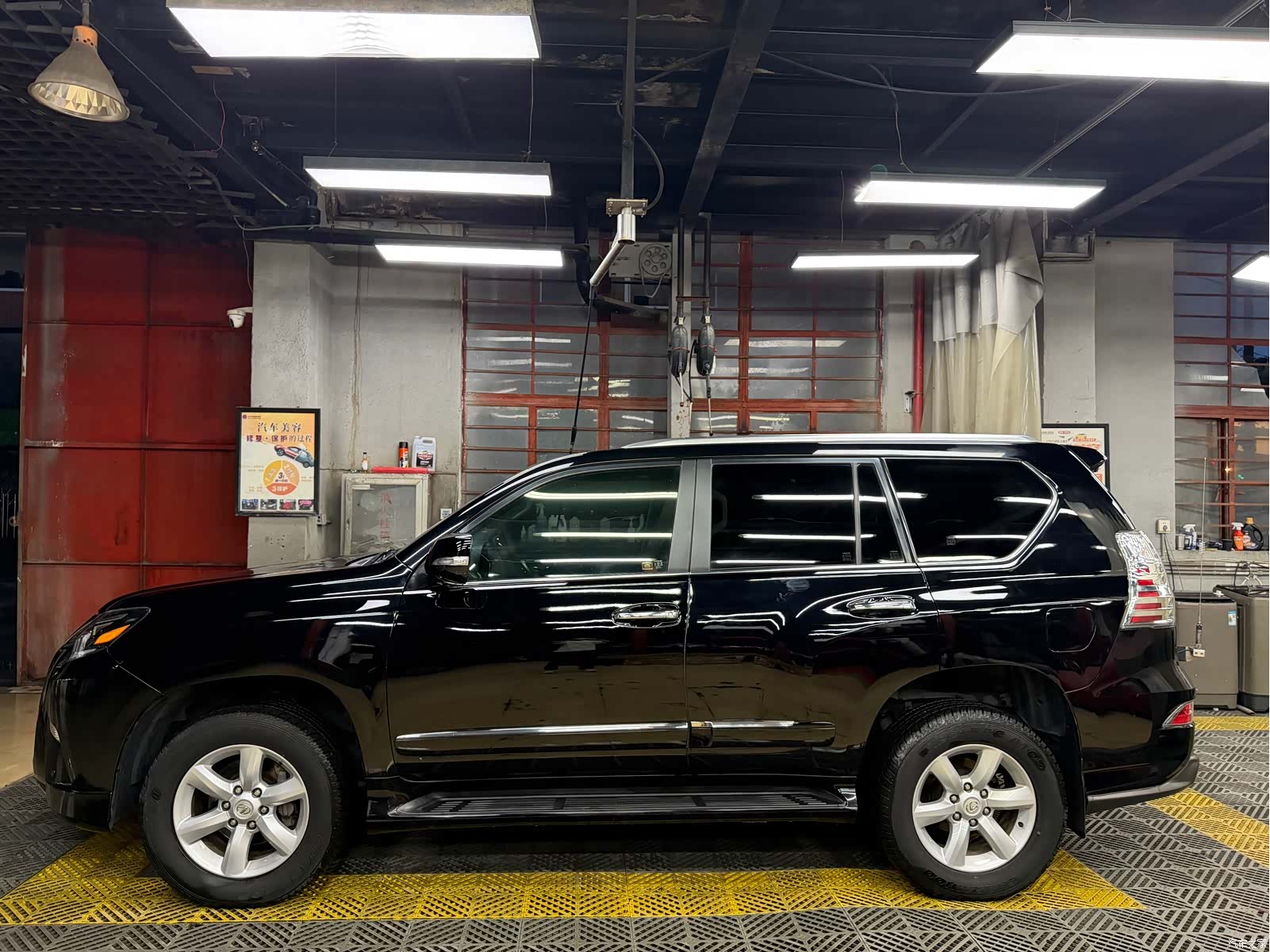 Lexus GX, 2011 3