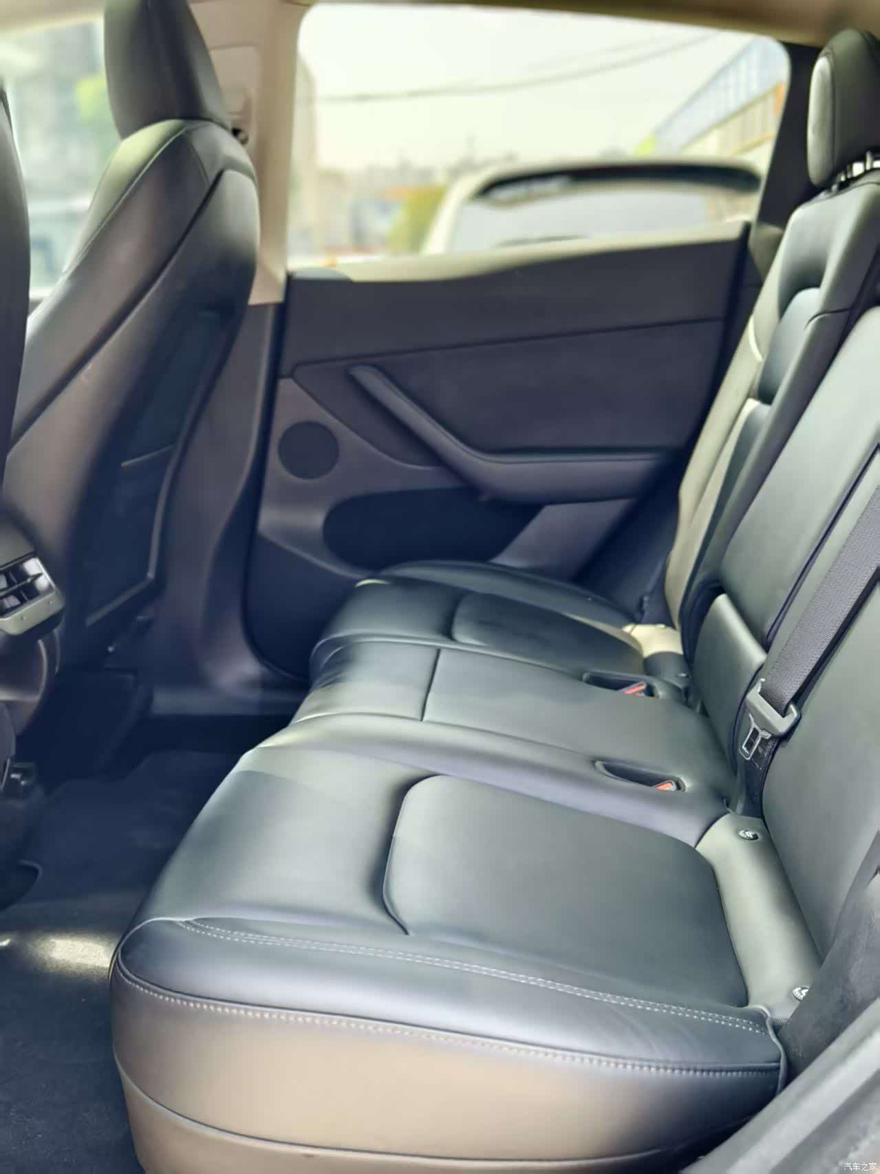 Tesla Model Y, 2022 все фото
