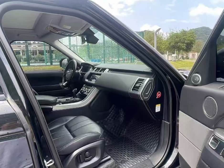 Land Rover Range Rover Sport Land Rover Range Rover Sport