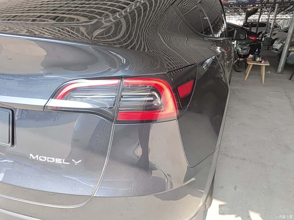 Tesla Model Y, 2024 8