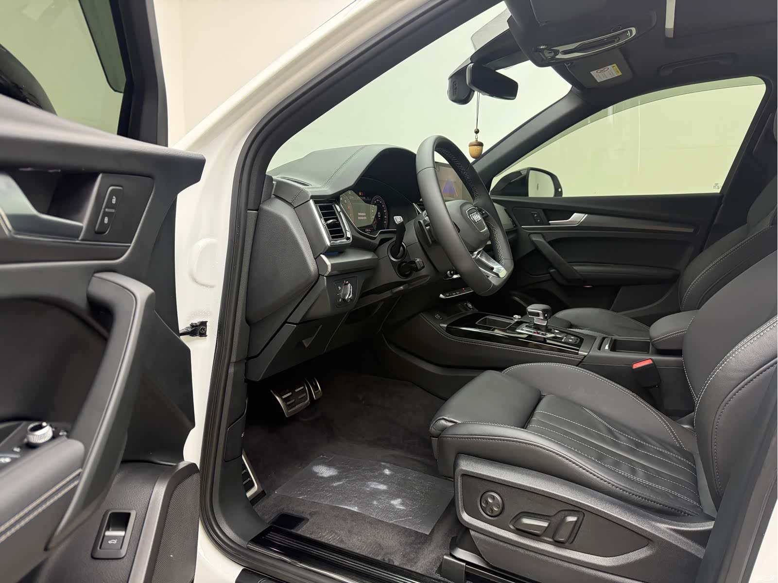 Audi Q5L, 2023 14