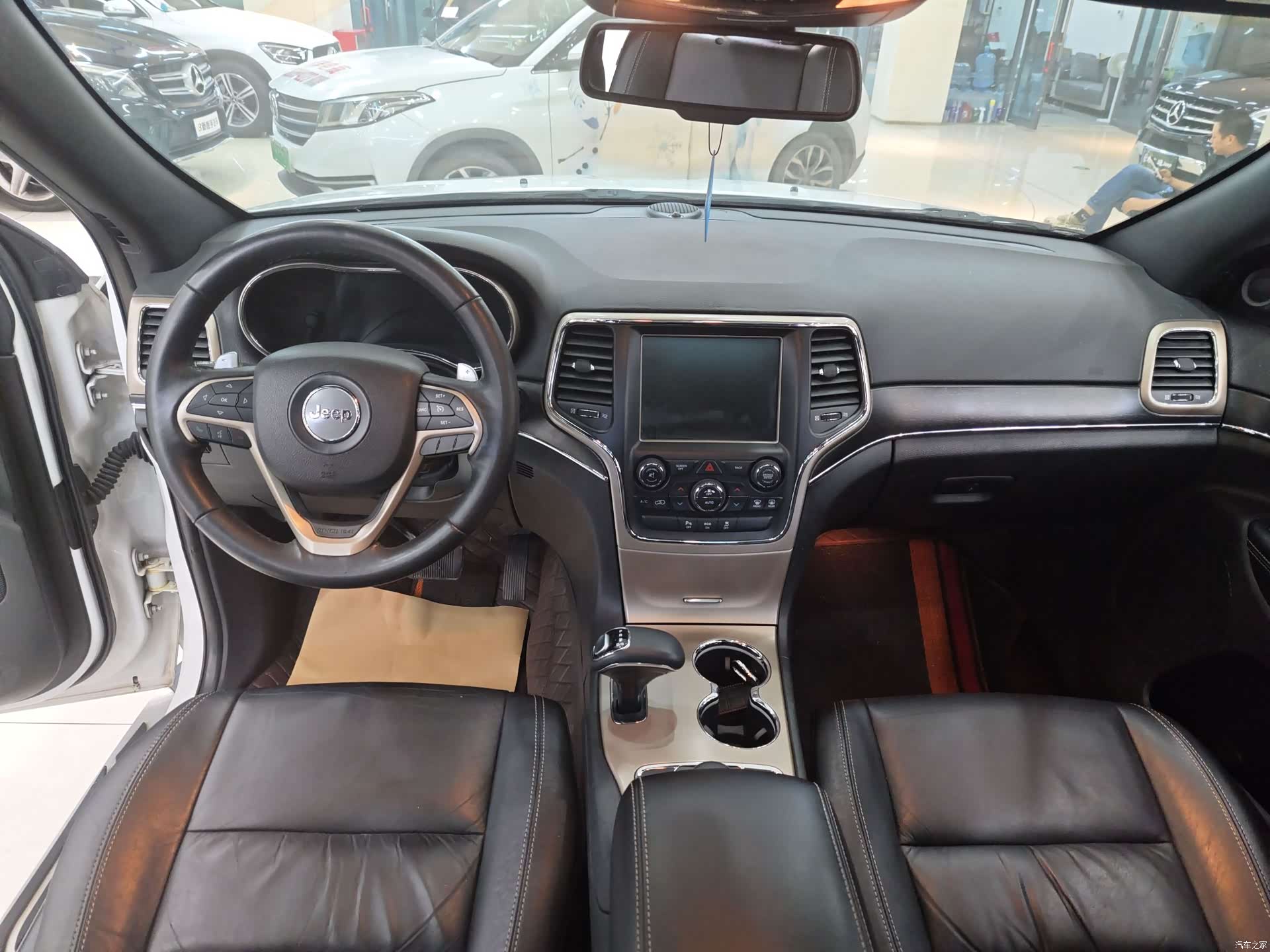 Jeep Grand Cherokee, 2017 14