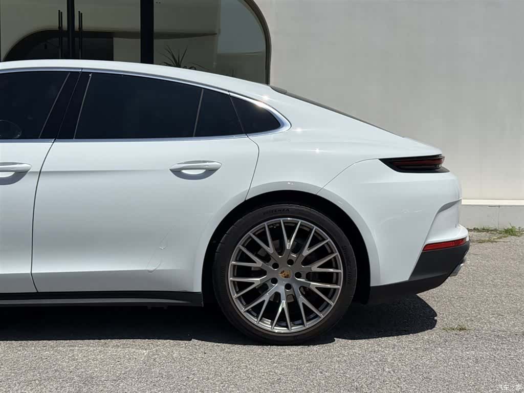 Porsche Panamera, 2024 4