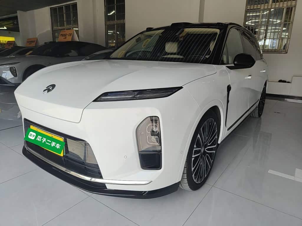 NIO ES8