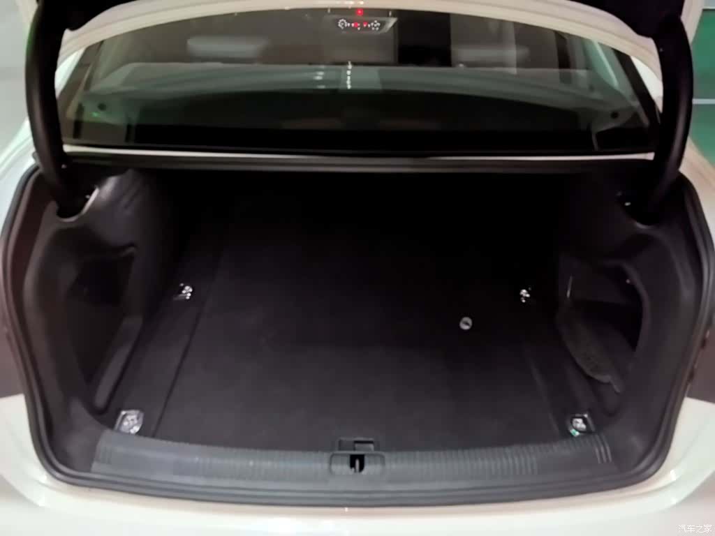 Audi A4L, 2024 19