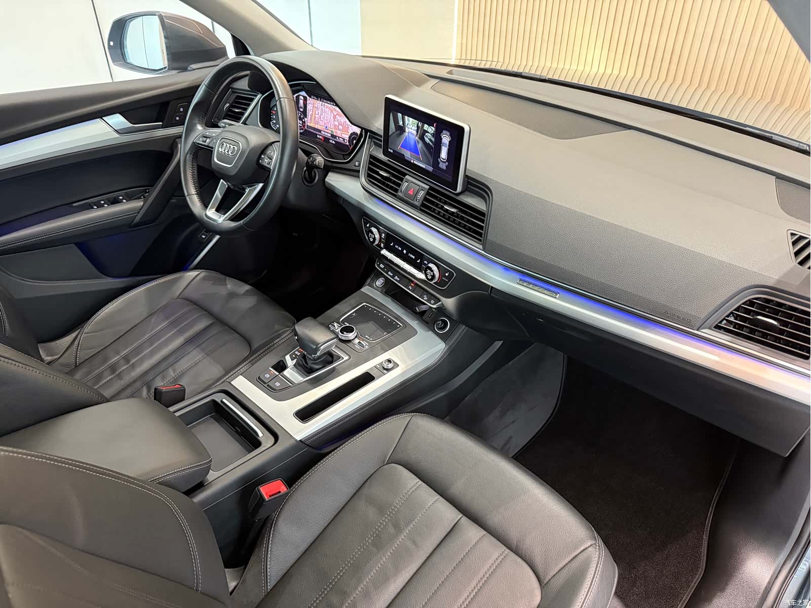 Audi Q5L, 2020 11