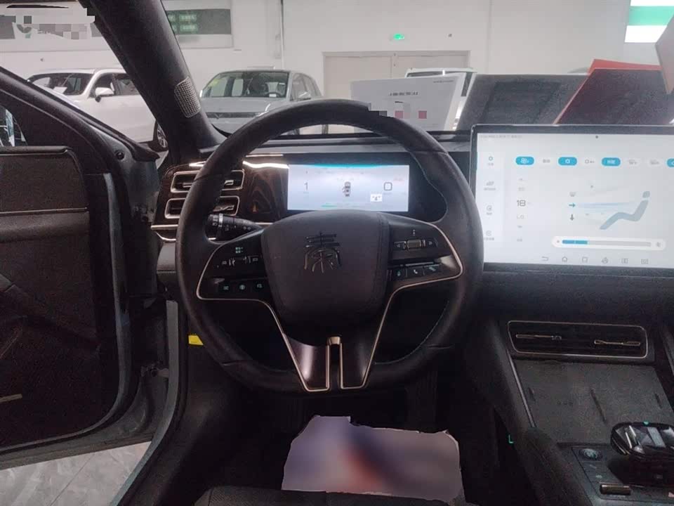 BYD Qin L BYD Qin L