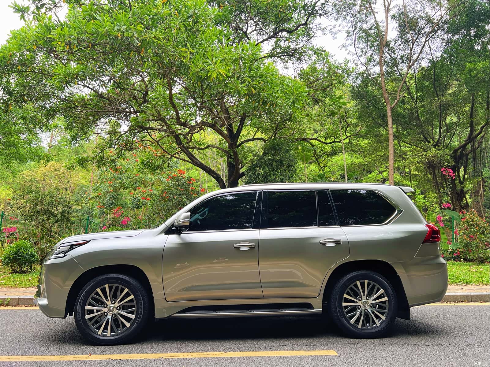 Lexus LX, 2017 22