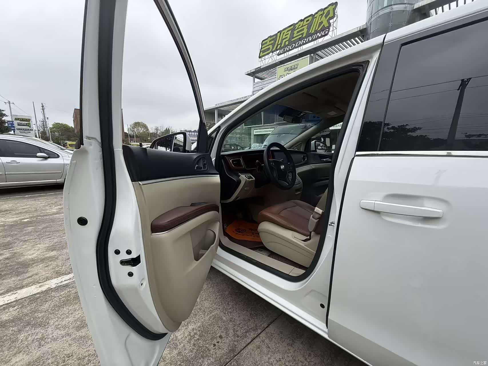 Buick GL8, 2019 9