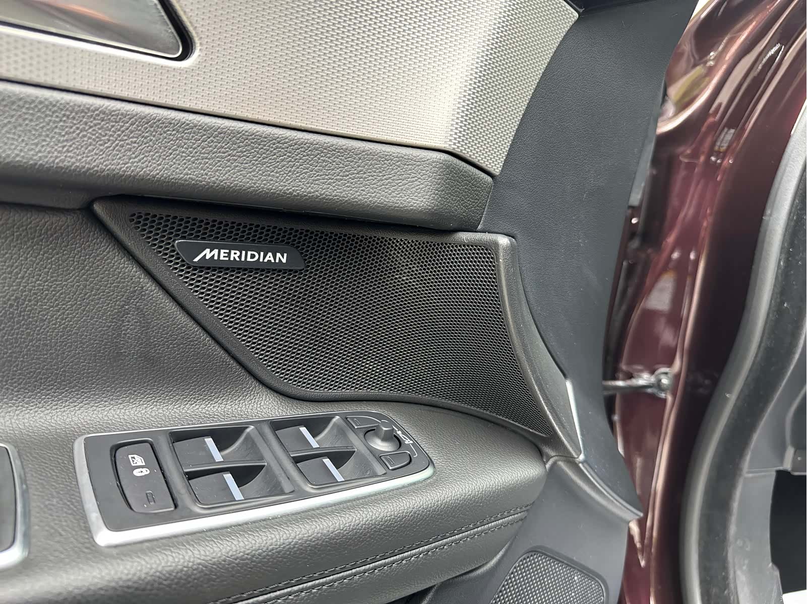 Land Rover XFL, 2018 10