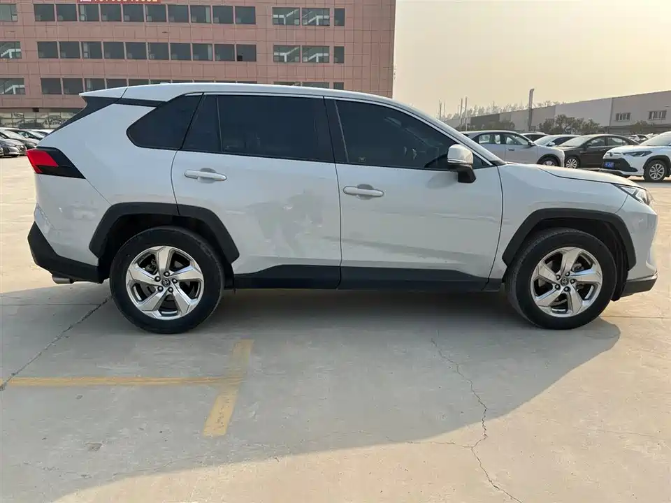 Toyota RAV4 Rongfang