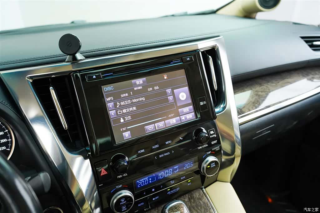 Toyota Alphard, 2018 10