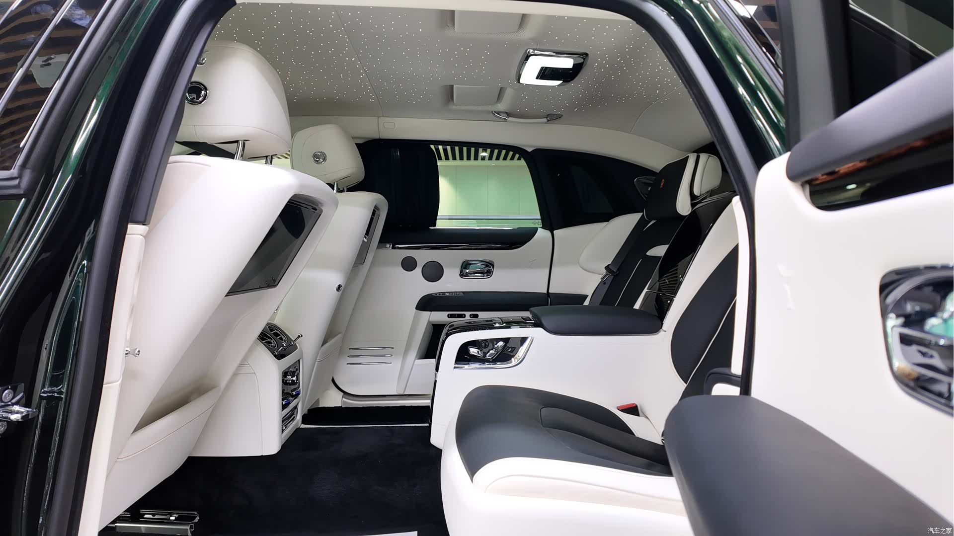 Rolls-Royce Ghost, 2021 10