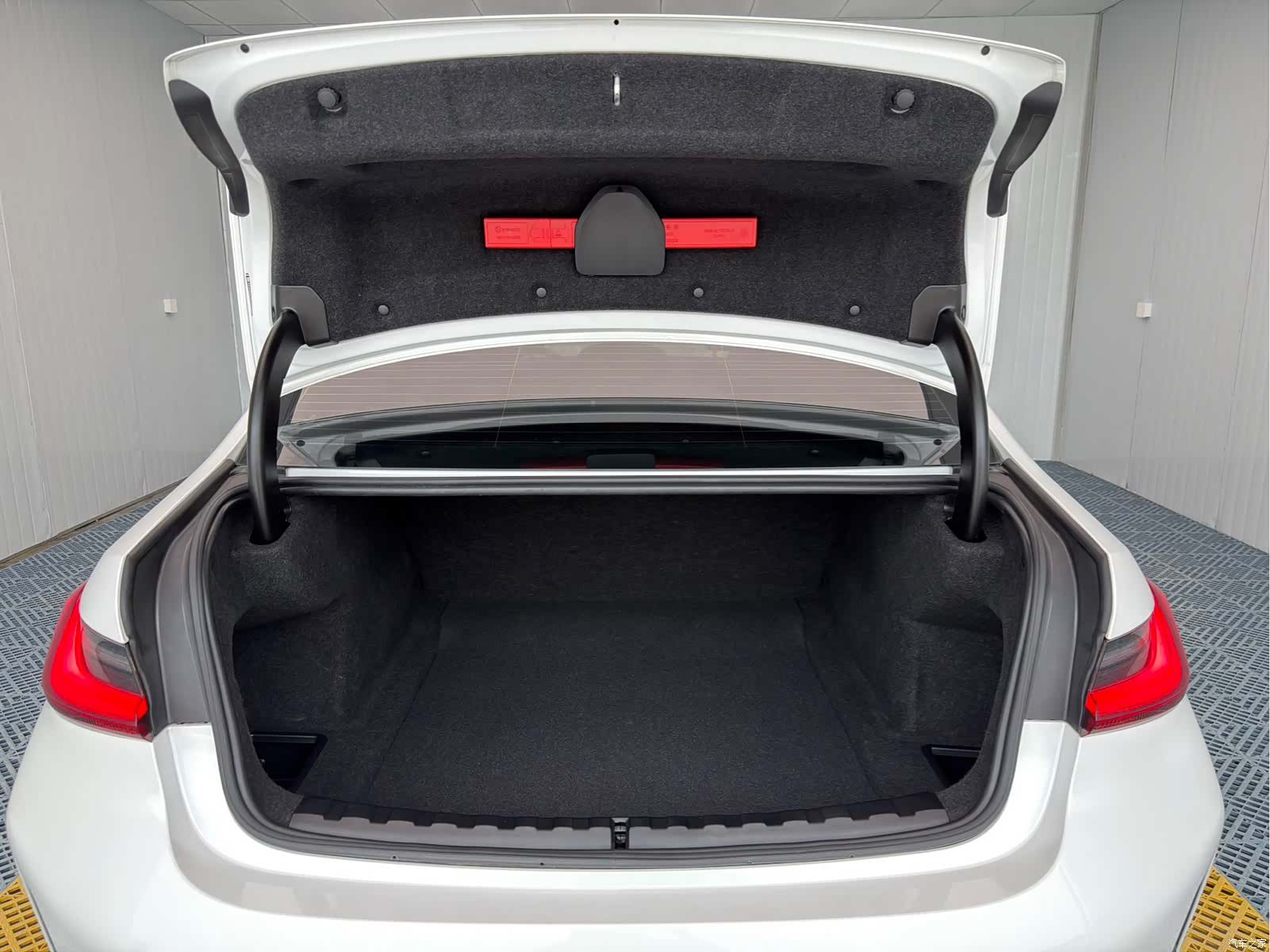 BMW 3 Series, 2023 20