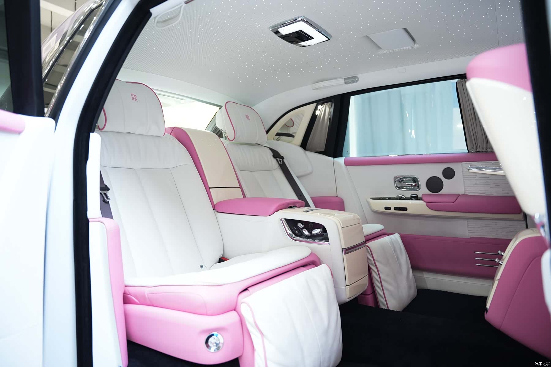 Rolls-Royce Phantom, 2021 11