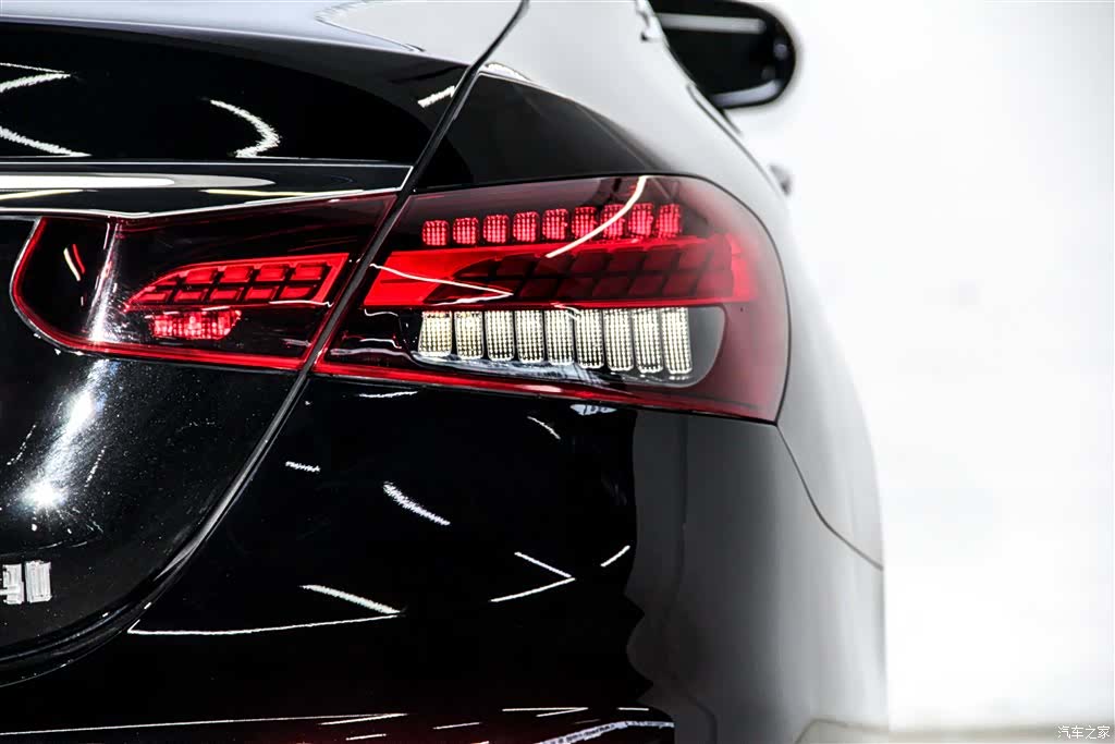 Mercedes-Benz E-Class, 2023 11