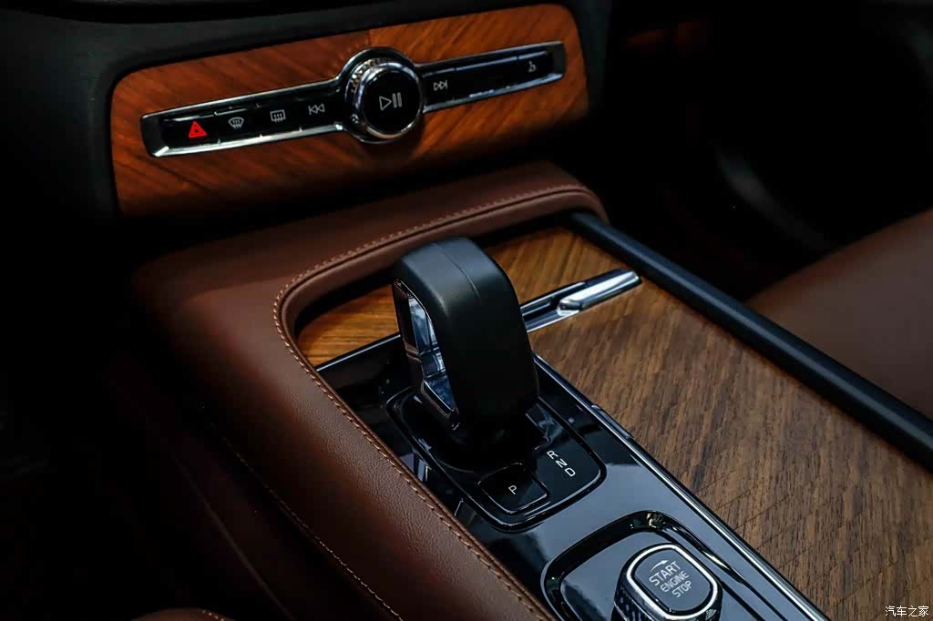 Volvo XC90, 2023 29