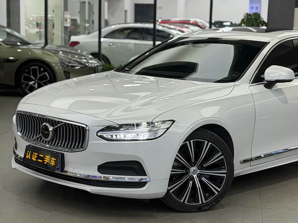 Volvo S90