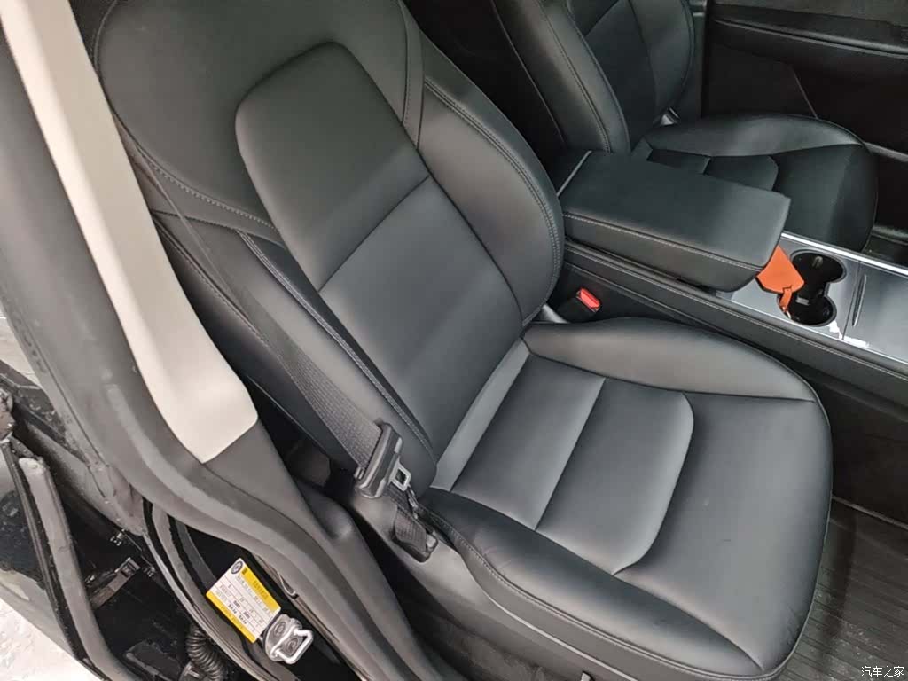 Tesla Model Y, 2023 25