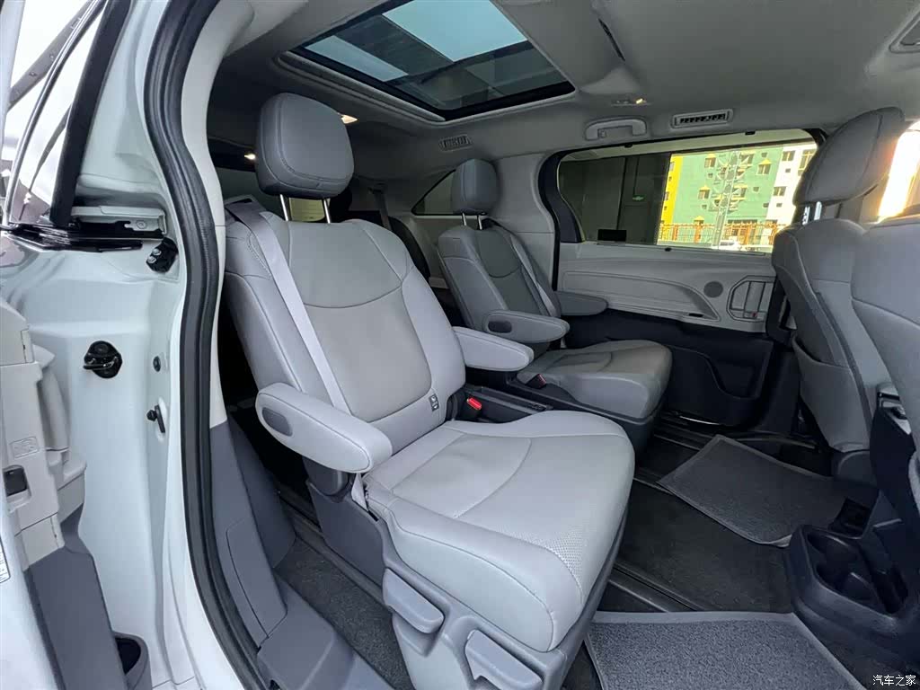 Toyota Granvia, 2024 20