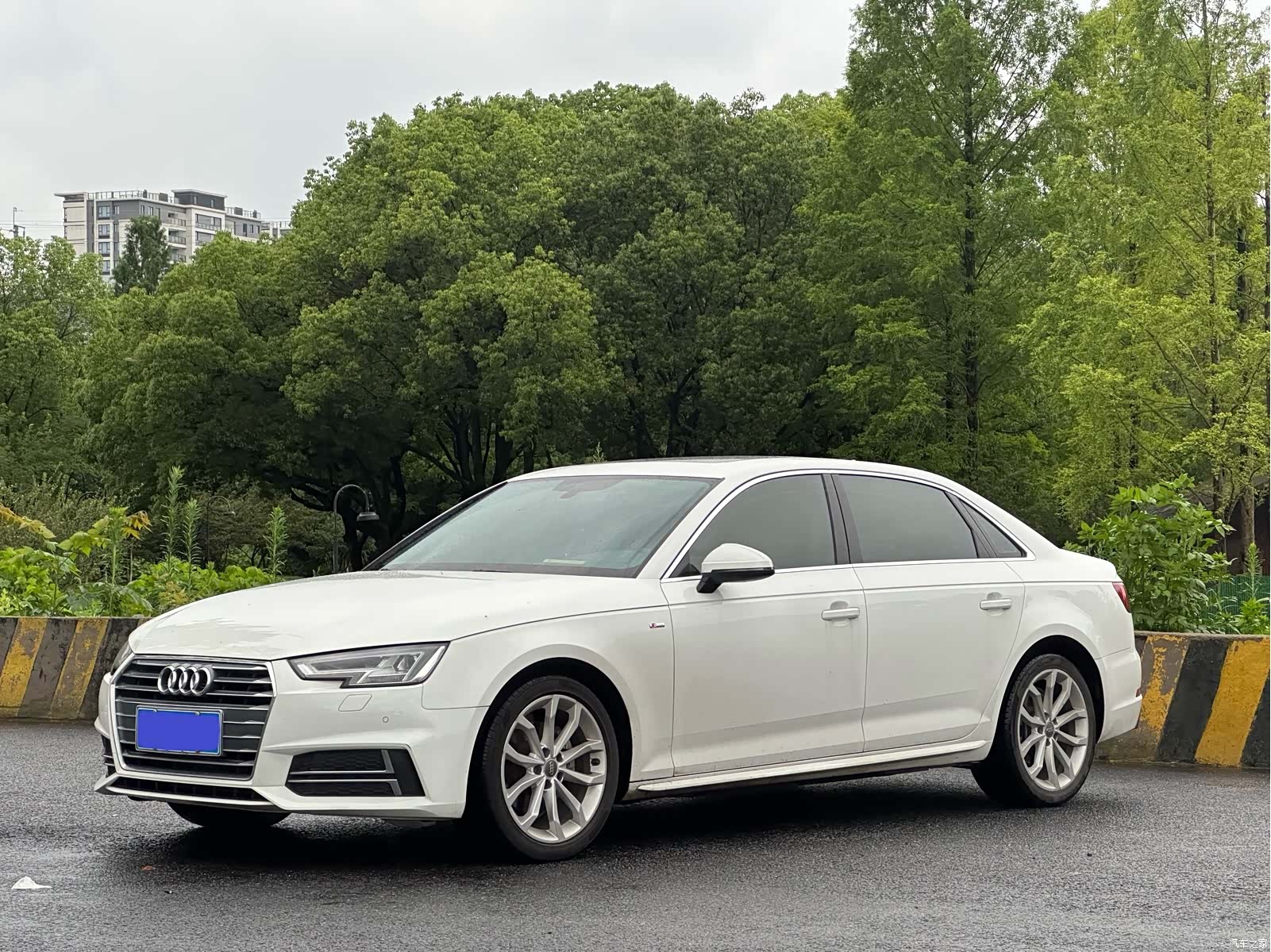 Audi A4L, 2018 1